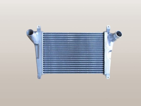 エルフ　インタークーラー　NNR85A　8-98176-514-0　社外新品