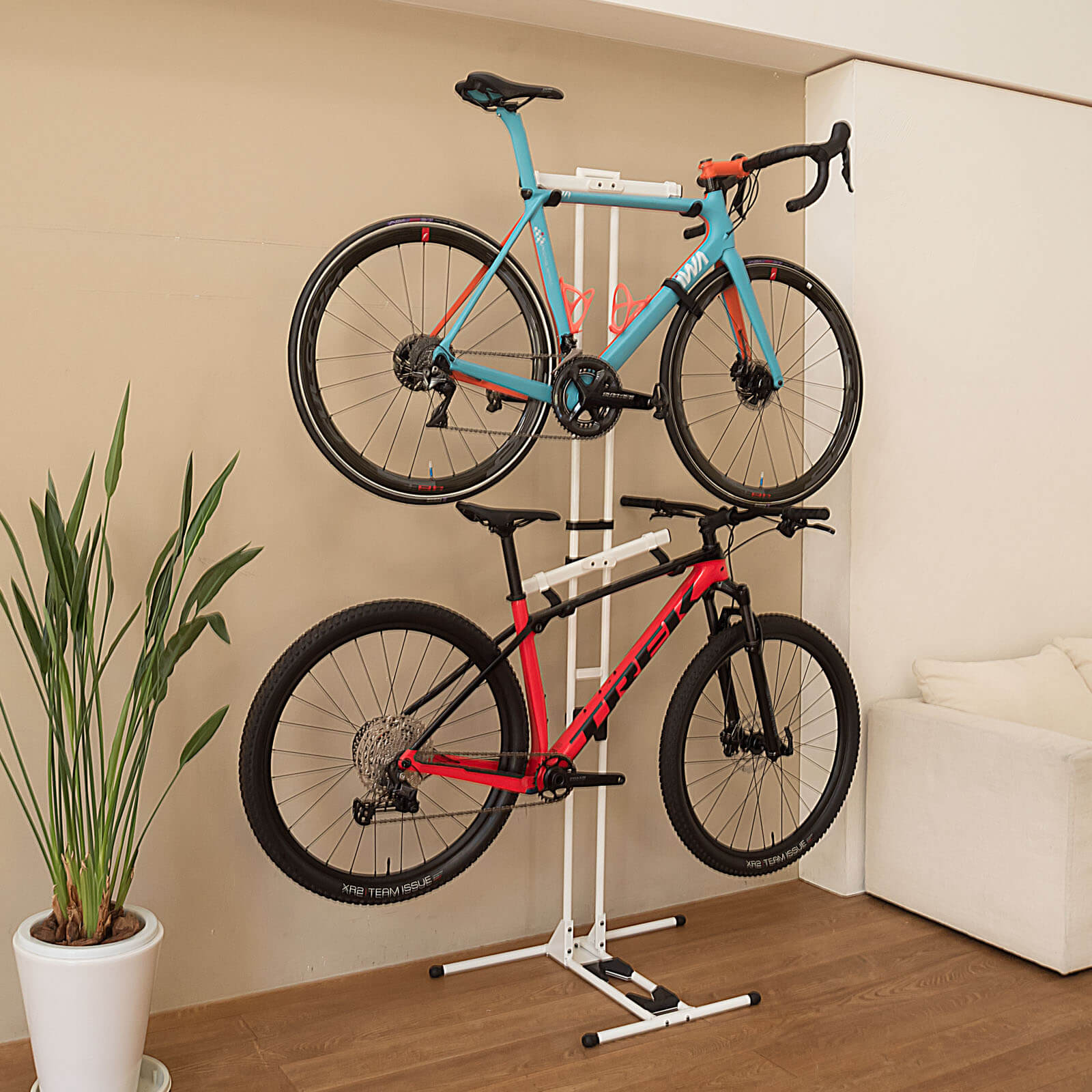 iWA TOWER 横置きバイクスタンド｜iWA