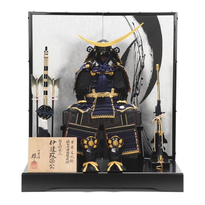 五月人形】10号 伊達政宗 紫糸威 鎧飾り | 雄山作 ｜雛人形・五月人形