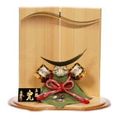 【五月人形】9号 彫金 三日月 伊達政宗 兜飾り〈上原玉鳳作〉[245-033]|五月人形