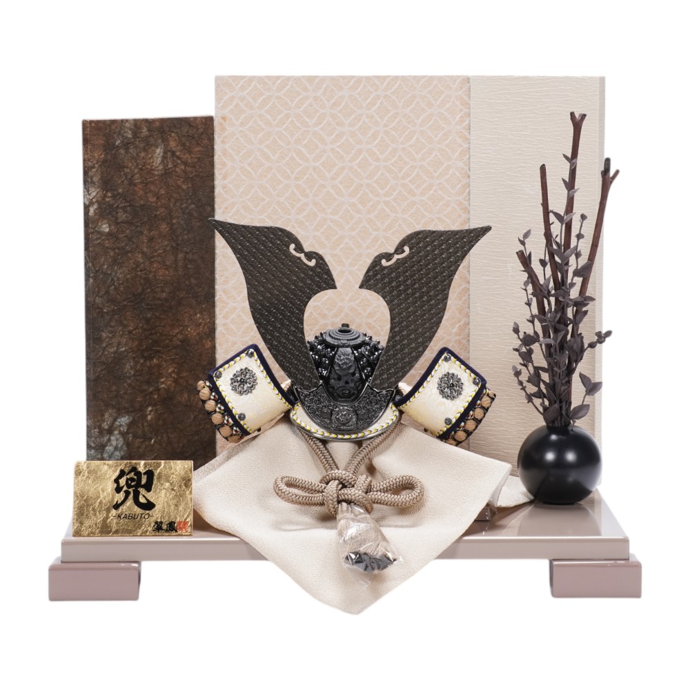 新品15万を12万兜飾 新品15万を12万兜飾