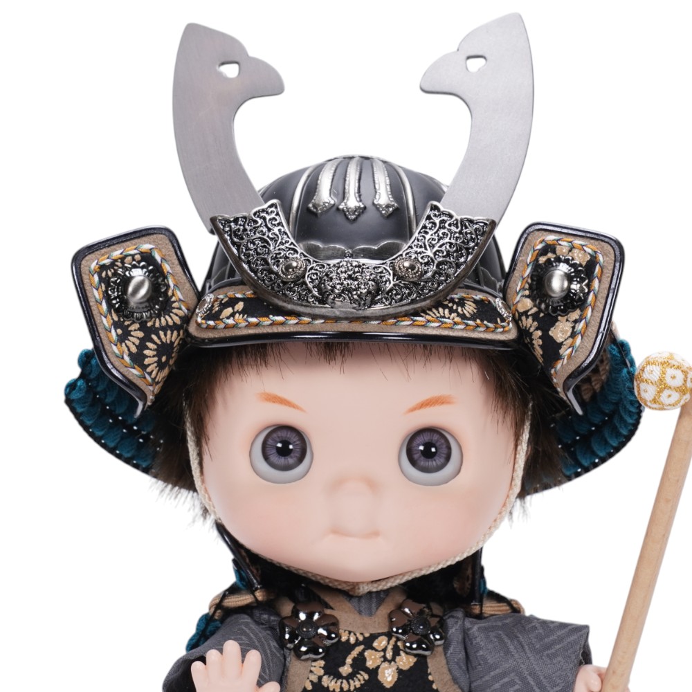 【五月人形】YAYA 銀ちゃん 大将飾り〈壹三作〉[255-289]