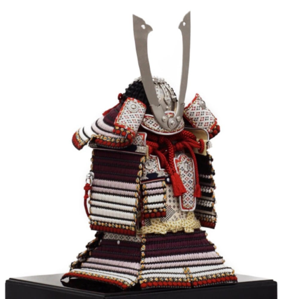 五月人形 武士の鎧 五月人形】五分之一 源氏八領 源太産衣鎧 奉納鎧収納飾り〈雄山