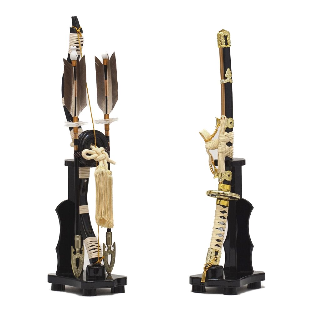 新品 五月人形 甲冑師雄山作 国宝模写 菊一文字之兜 四方白矧ぎ合わせ鉢 枝菊総金物仕上げ 12号 端午の節句 こどもの日 五月人形】12号 菊一文字 国宝模写 兜飾り〈雄山作〉[245-025