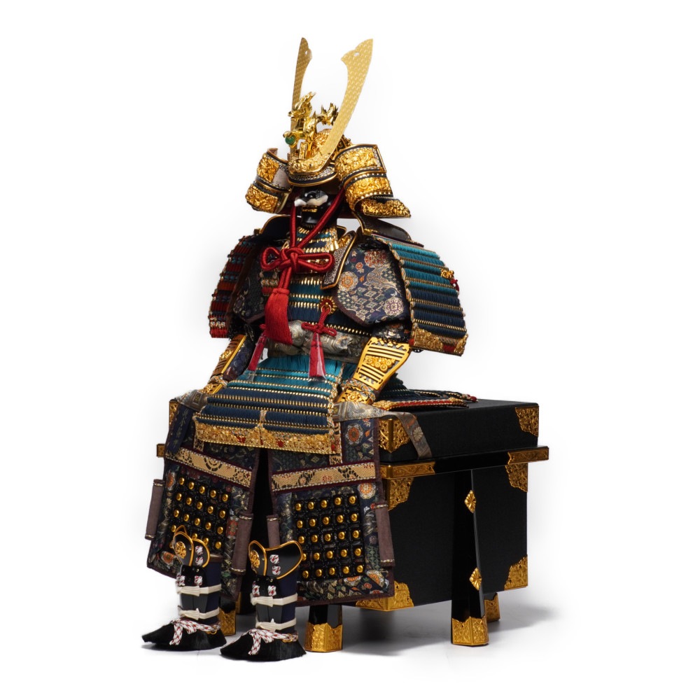 【五月人形】10号 天山 縹裾濃威 鎧飾り | 雄山作