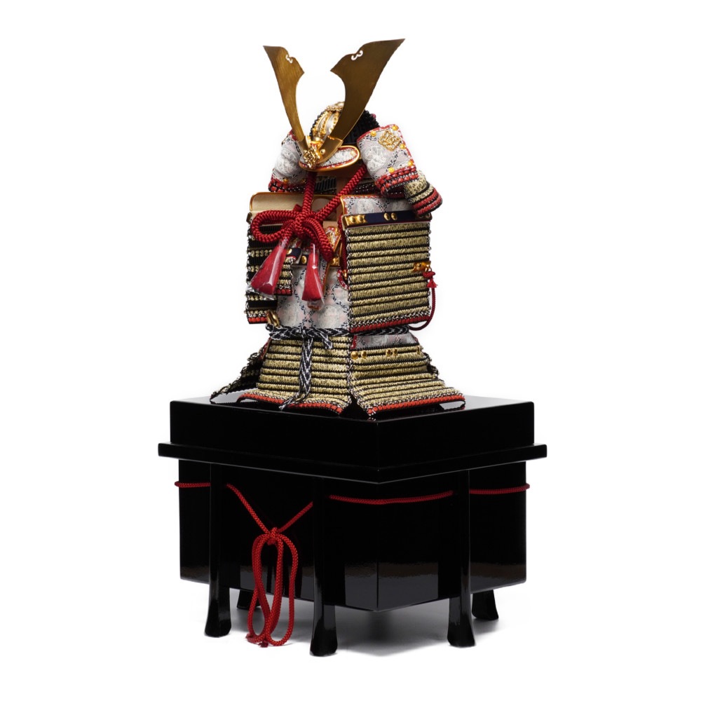 【五月人形】四分之一 源氏八領 楯無鎧 奉納鎧飾り | 雄山作