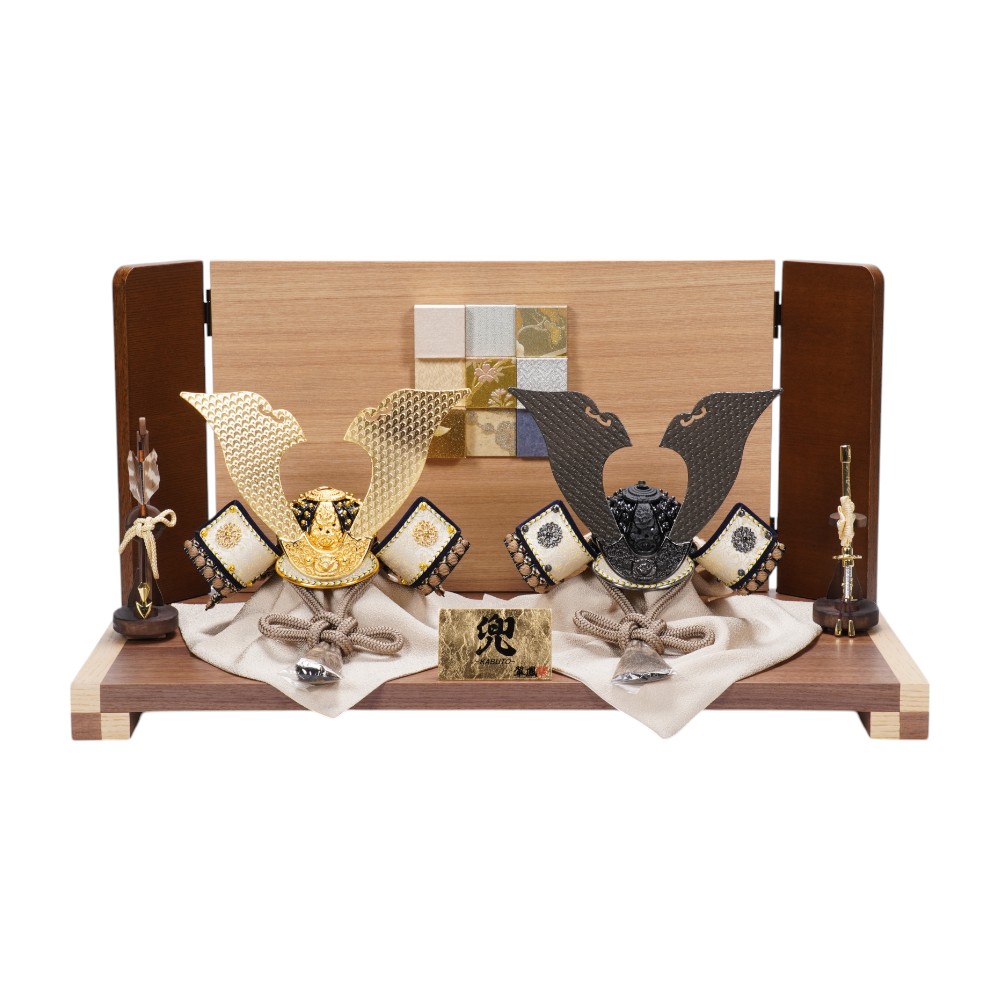 【五月人形】8号 永遠之兜 薄茶中ベージュ威×薄茶中ベージュ威-KINGDOM- 兜双子飾り | 翠鳳作
