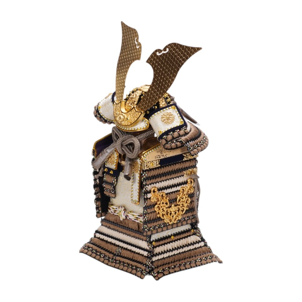 【五月人形】7号 永遠奉納大鎧 薄茶中ベージュ威 鎧飾り〈翠鳳作〉[255-328]