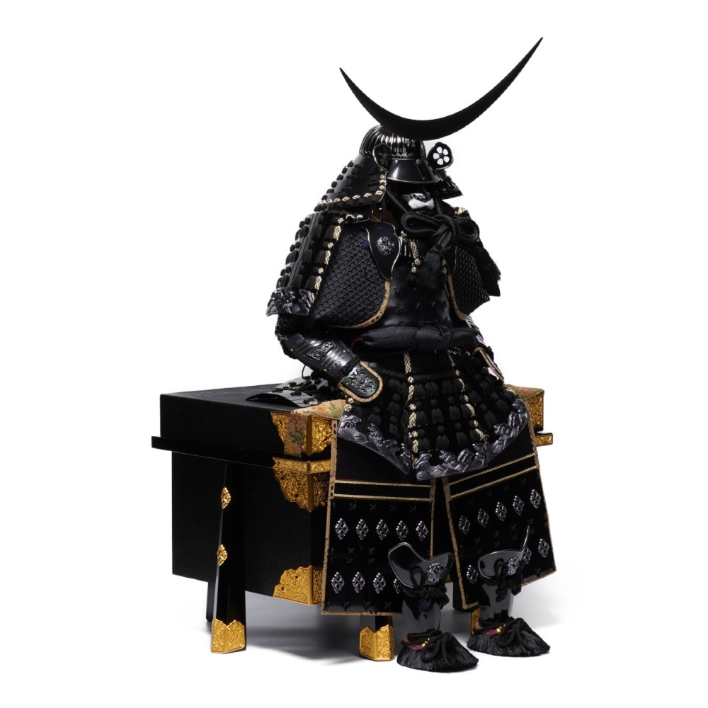 五月人形】12号 ブロンズ伊達政宗 黒糸威 鎧飾り〈翠鳳作〉[255-002