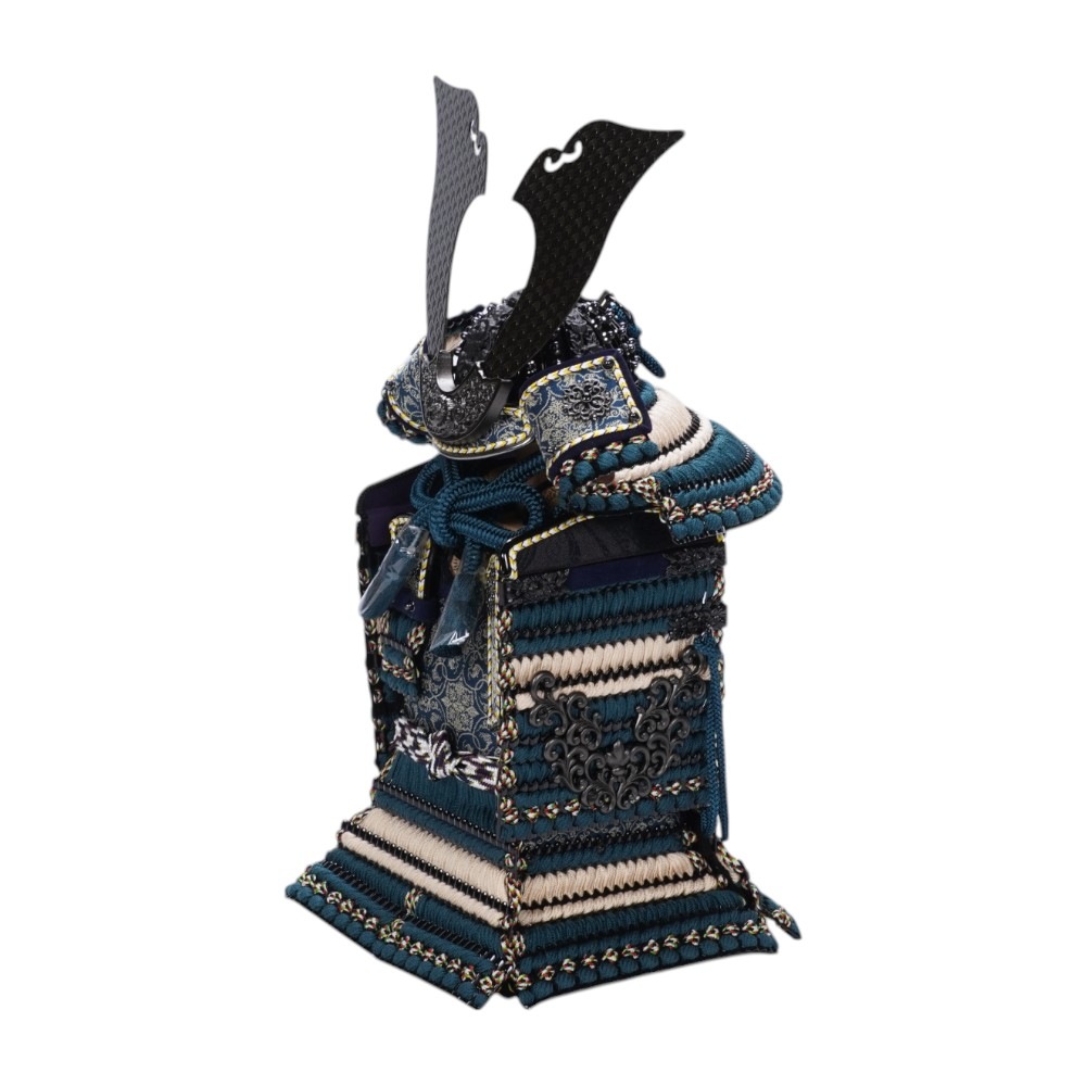 【五月人形】7号 永遠奉納大鎧 青緑中ベージュ威-DEEPSEA- 鎧飾り | 翠鳳作