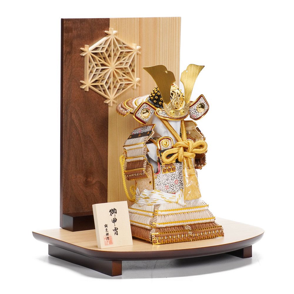 五月人形】4号 奉納 薄茶裾濃威 鎧飾り〈朔太郎作〉[245-091] | 五月