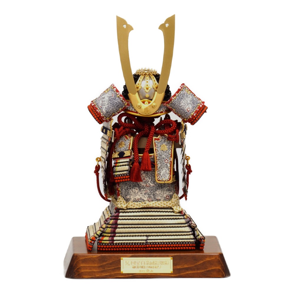 【五月人形】五分之一 国宝模写 白糸威褄取 奉納鎧飾り | 雄山作