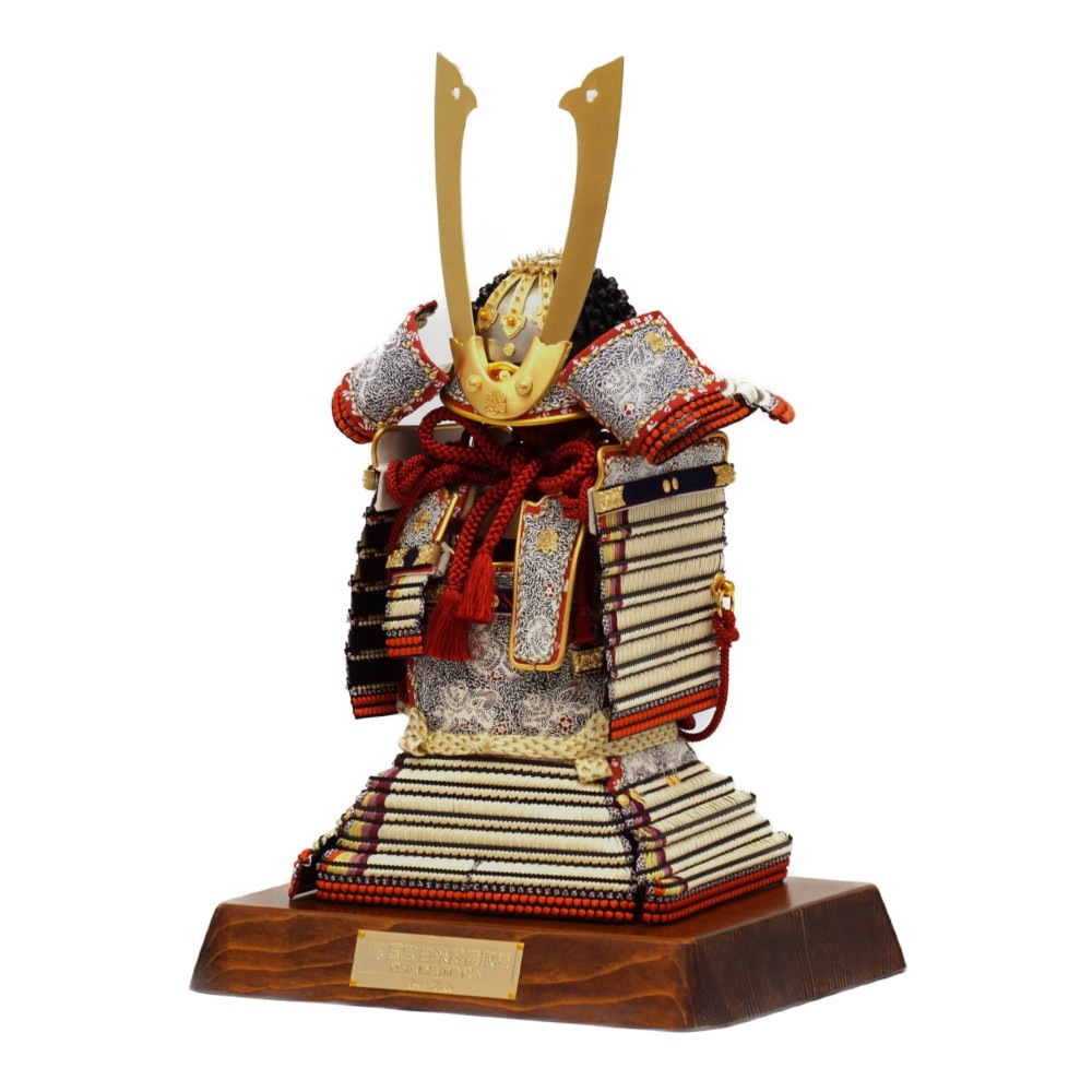 【五月人形】五分之一 国宝模写 白糸威褄取 奉納鎧飾り | 雄山作