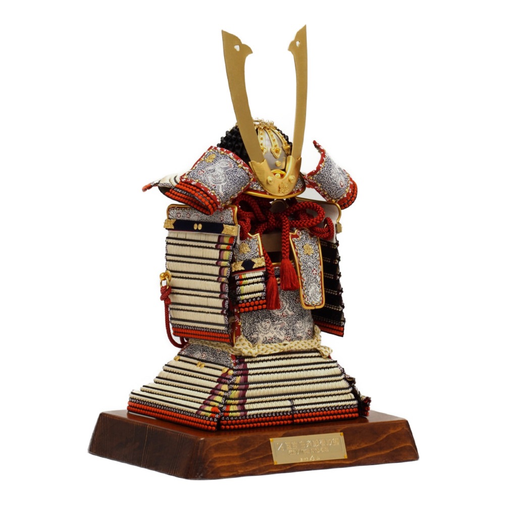 【五月人形】五分之一 国宝模写 白糸威褄取 奉納鎧飾り | 雄山作