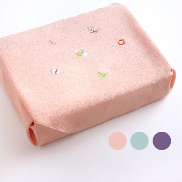 ちりめん刺繍風呂敷「宝尽くし」