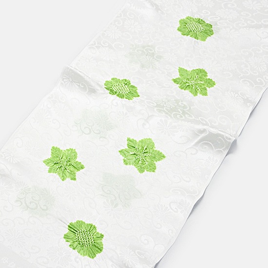 帯揚げ 綸子唐草輪出し梅楓