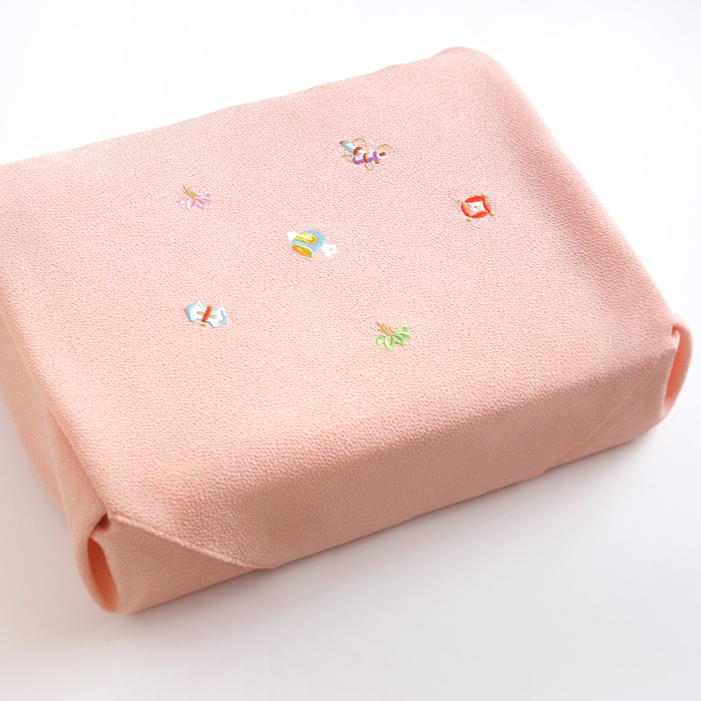 ちりめん刺繍風呂敷「宝尽くし」｜ちりめん小物 井澤屋