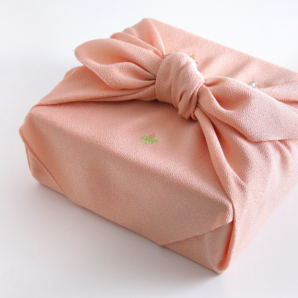 ちりめん刺繍風呂敷「宝尽くし」｜ちりめん小物 井澤屋