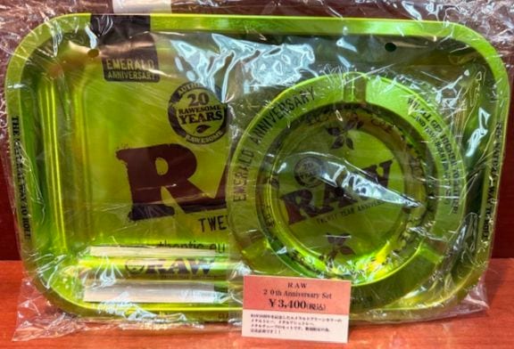 RAW��20��ǯ�����˥С����꡼���å�
