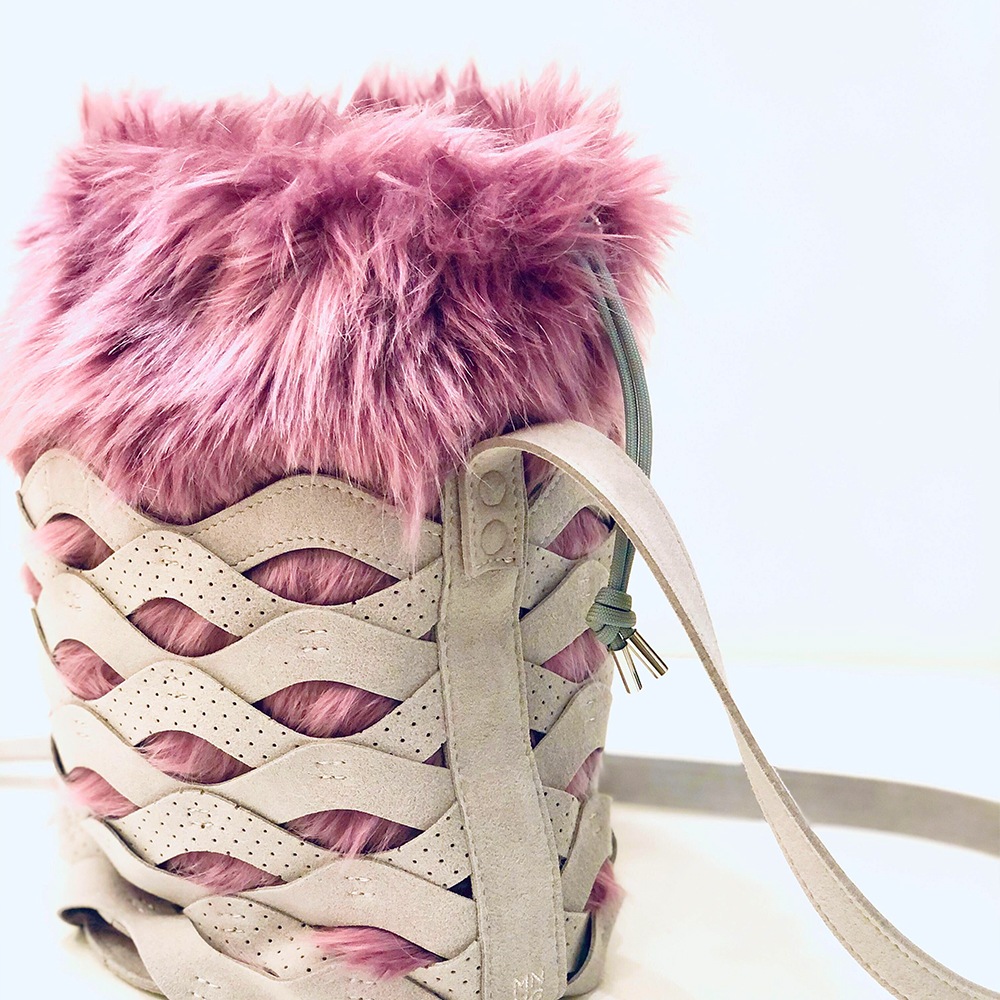 MNNG WV2-EF Wavy Far Shoulder