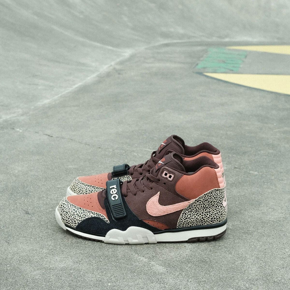 30%OFF セール】NIKE SB ナイキエスビー ナイキsb エアトレーナー1