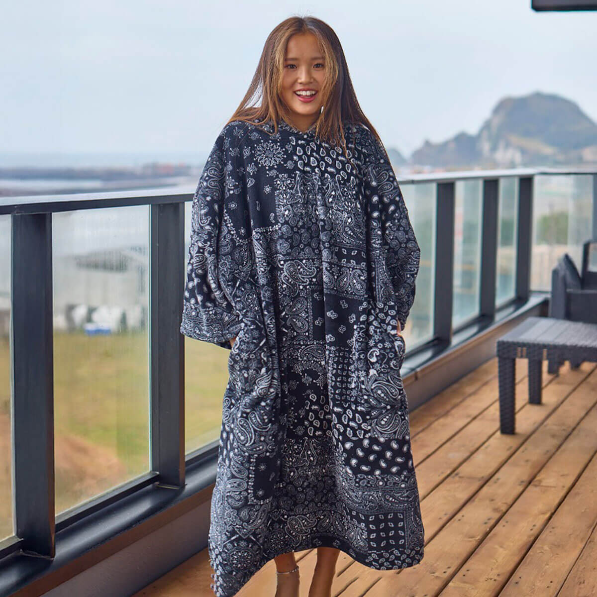 TOOLS | TLS MICRO FIBER PONCHO PAISLEY by SOLID��665351��