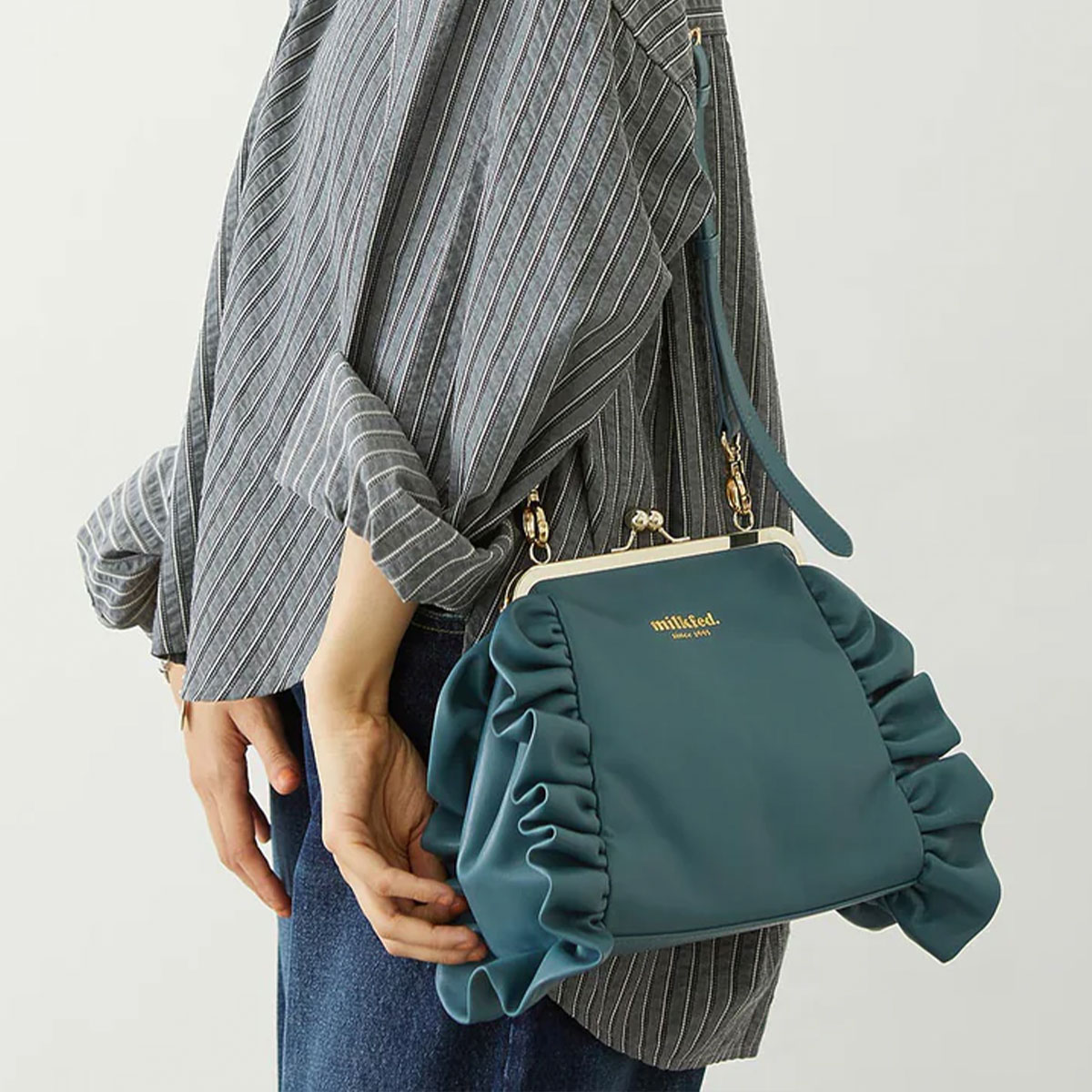 MILKFED.  | KISS LOCK RUFFLE BAG��103261053007��