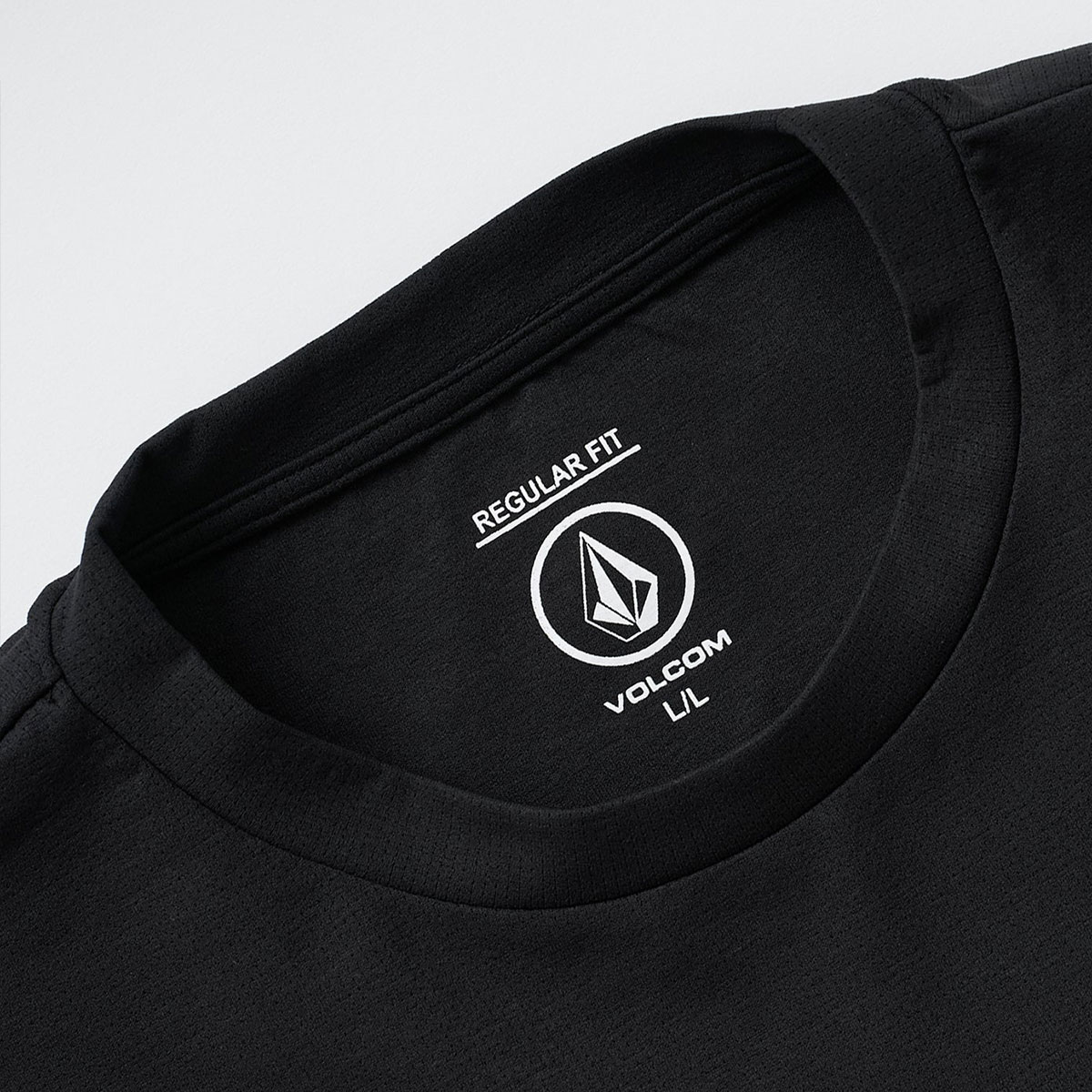 VOLCOM  | SPIRITUAL STONE SS RASH TEE��VLY262011��