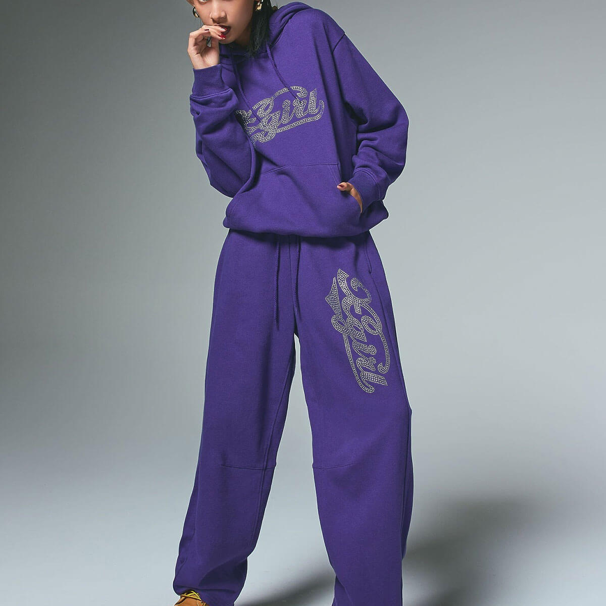 ��30%OFF ���ꥢ��󥹥�����ۥ��å��������� ��ǥ����� �ѡ����� xgirl �饤�󥹥ȡ��� ���� �ץ륪���С��ѡ����� �ȥåץ� ���ȥ꡼�ȿ͵��֥��� X-girl  | RHINESTONE CURSIVE LOGO SWEAT HOODIE��105254012008��