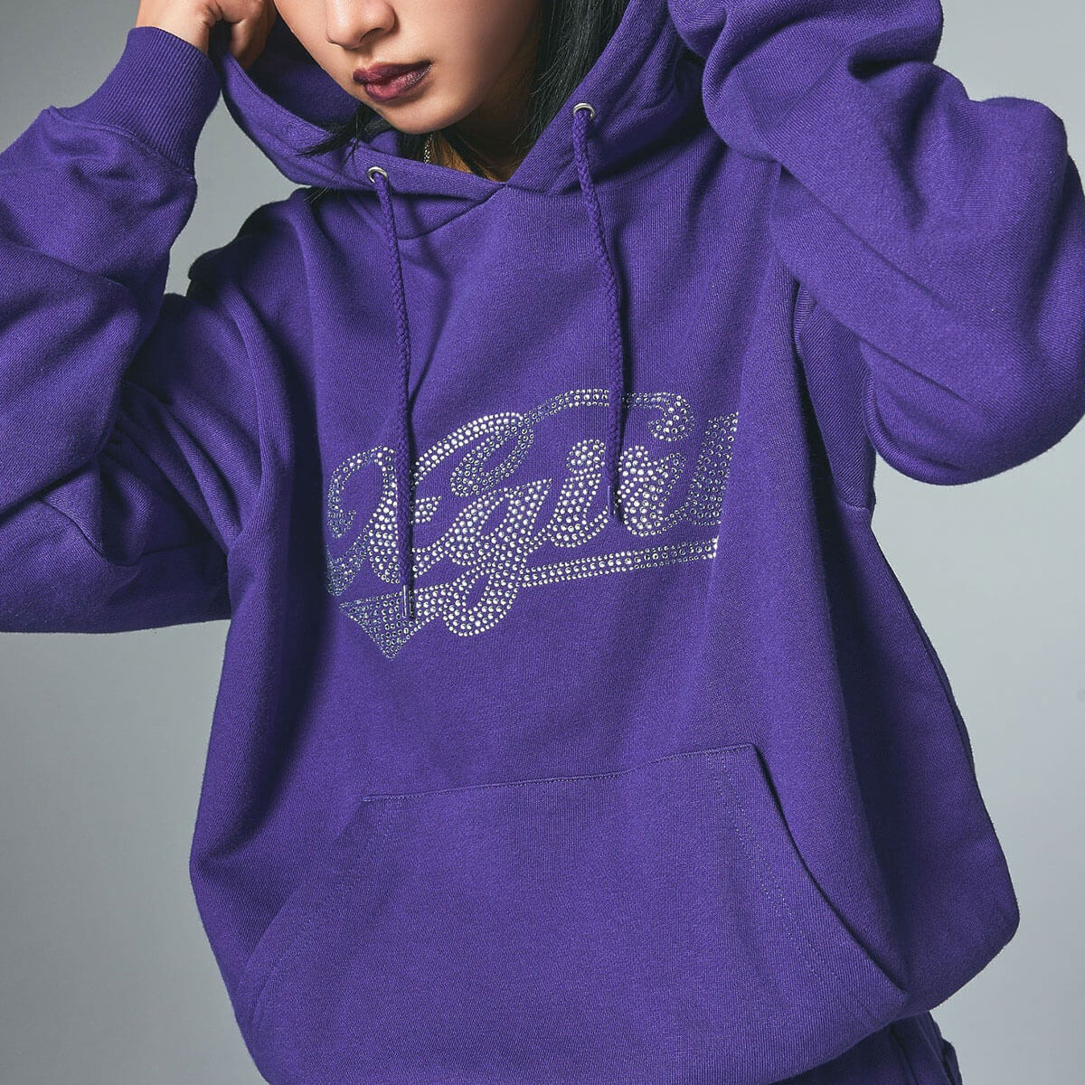 ��30%OFF ���ꥢ��󥹥�����ۥ��å��������� ��ǥ����� �ѡ����� xgirl �饤�󥹥ȡ��� ���� �ץ륪���С��ѡ����� �ȥåץ� ���ȥ꡼�ȿ͵��֥��� X-girl  | RHINESTONE CURSIVE LOGO SWEAT HOODIE��105254012008��