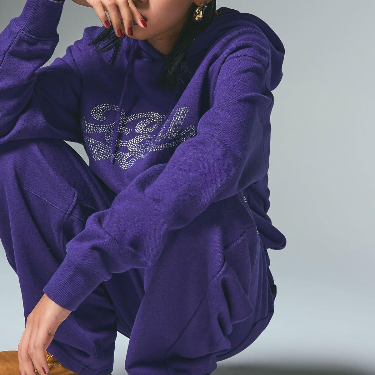 ��30%OFF ���ꥢ��󥹥�����ۥ��å��������� ��ǥ����� �ѡ����� xgirl �饤�󥹥ȡ��� ���� �ץ륪���С��ѡ����� �ȥåץ� ���ȥ꡼�ȿ͵��֥��� X-girl  | RHINESTONE CURSIVE LOGO SWEAT HOODIE��105254012008��