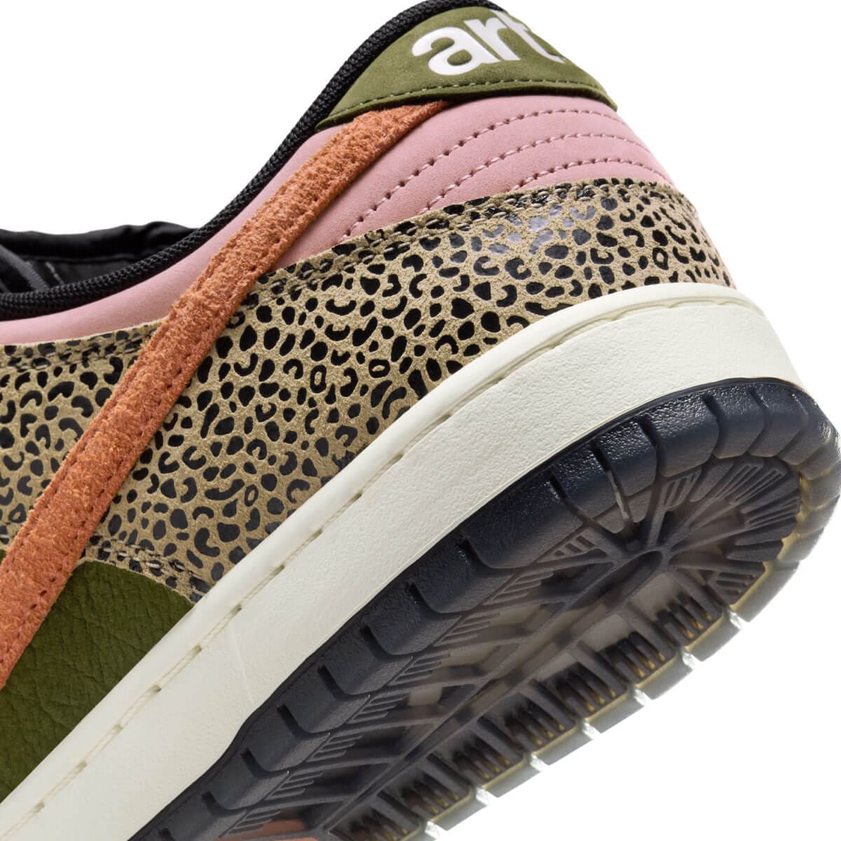 NIKE SB �ʥ��������ӡ� �ʥ���sb ���󥯥��� �ץ� QS �����ĥ�å� ��� ���ˡ����� �������塼 �������å� �������ȥܡ��� �����ܡ� nikesb �� �͵� �֥��� | DUNK LOW PRO QS "Arts-Rec"��IH3211-200��