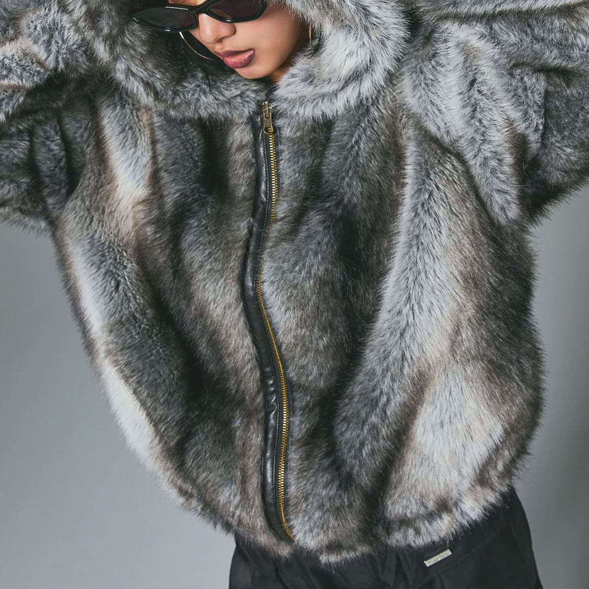 ���å��������� �ե������ե������㥱�å� �ա��� ��2�� M ���ȥ꡼�ȿ͵��֥��� X-GIRL ���� 2025 ���� | LOGO PATCHED FAUX FUR HOODED JACKET��105254021005��