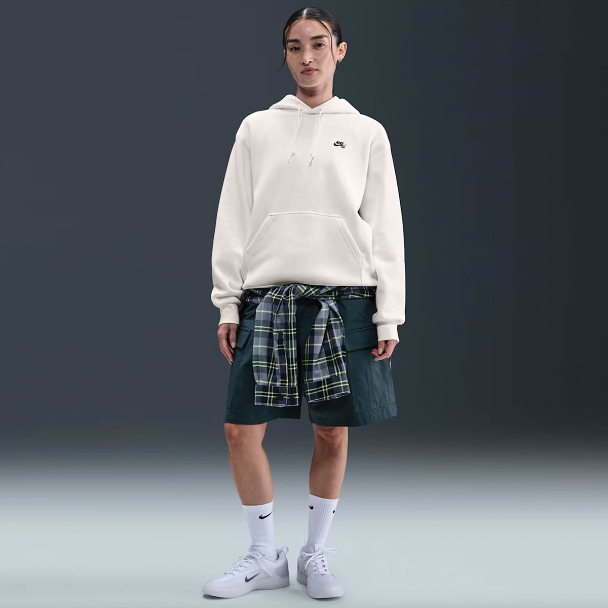 �ʥ��������ӡ� NIKE SB �ե꡼�� �ץ륪���С� �������ȥܡ��ɥѡ����� ��� ��ǥ����� ������/�֥�å� M L �����������͵��֥��� �����FV7352-133��