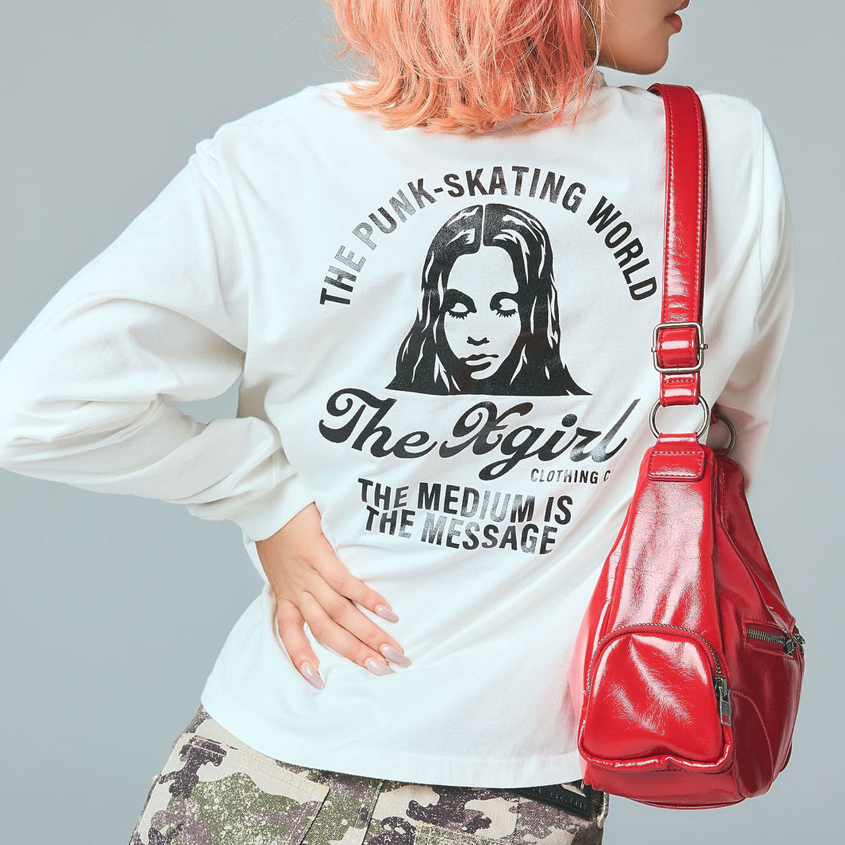 X-GIRL | ARCH LOGO AND FACE L/S TEE��105261011008��