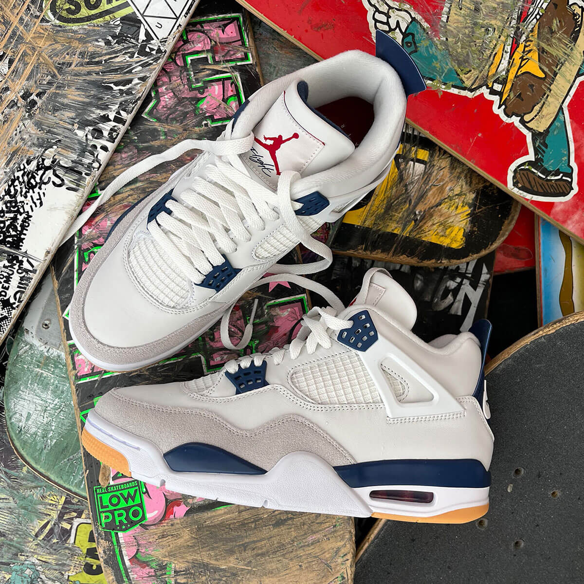 NIKE SB �ʥ��������ӡ� �ʥ���sb �������硼����4 ��ȥ� SP "���ߥåȥۥ磻��/�ͥ��ӡ�" �����ܡ� �������塼 �ϥ����å� nikesb ���ˡ����� �� �͵� �֥��� | Air Jordan 4 Retro SP "Summit White/Navy"��DR5415-100��