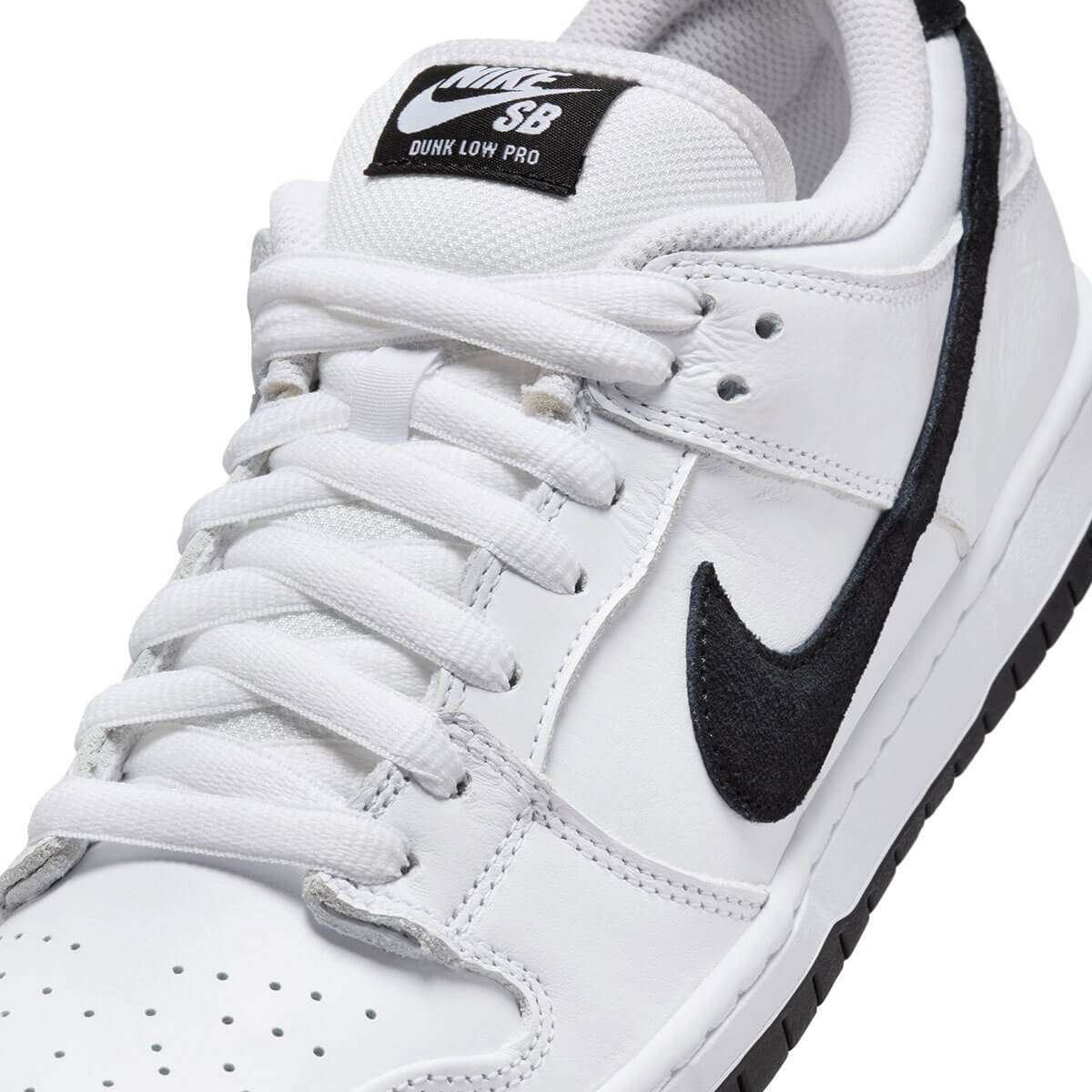 �ڥ��ꥹ�ޥ��������NIKE SB �ʥ��������ӡ� �ʥ���sb  ���� ���� �ץ� �ʥ��������ӡ� �ۥ磻�� �֥�å� �����ܡ� �������塼 �������å� nikesb �͵� �֥��� ���ˡ����� �� |  DUNK LOW PRO  ��White and Black�ɡ�HF3704-100��