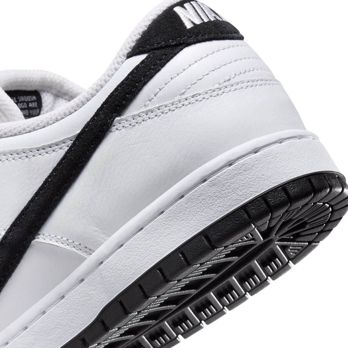 �ڥ��ꥹ�ޥ��������NIKE SB �ʥ��������ӡ� �ʥ���sb  ���� ���� �ץ� �ʥ��������ӡ� �ۥ磻�� �֥�å� �����ܡ� �������塼 �������å� nikesb �͵� �֥��� ���ˡ����� �� |  DUNK LOW PRO  ��White and Black�ɡ�HF3704-100��