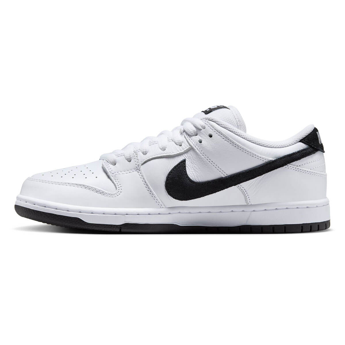 �ڥ��ꥹ�ޥ��������NIKE SB �ʥ��������ӡ� �ʥ���sb  ���� ���� �ץ� �ʥ��������ӡ� �ۥ磻�� �֥�å� �����ܡ� �������塼 �������å� nikesb �͵� �֥��� ���ˡ����� �� |  DUNK LOW PRO  ��White and Black�ɡ�HF3704-100��