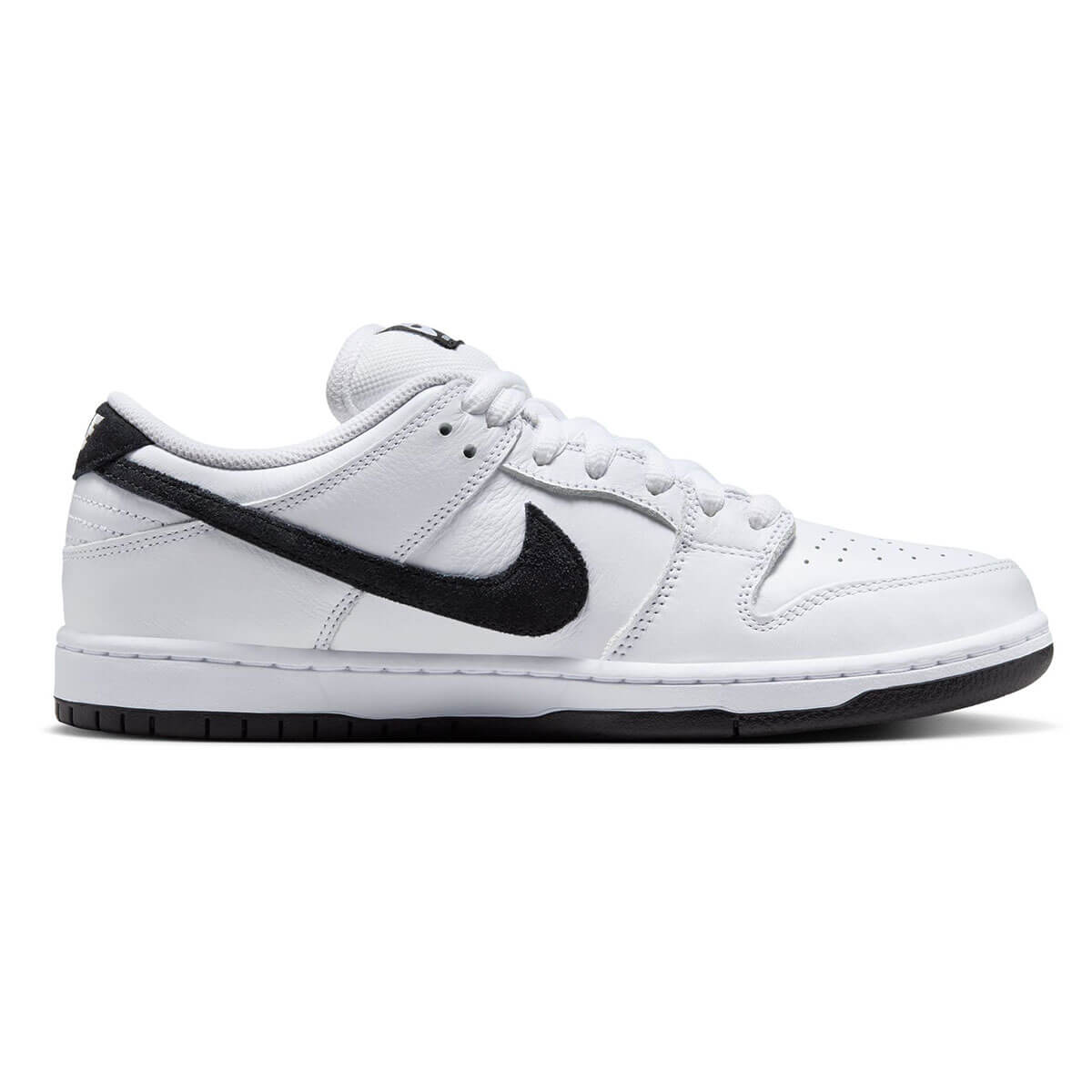 �ڥ��ꥹ�ޥ��������NIKE SB �ʥ��������ӡ� �ʥ���sb  ���� ���� �ץ� �ʥ��������ӡ� �ۥ磻�� �֥�å� �����ܡ� �������塼 �������å� nikesb �͵� �֥��� ���ˡ����� �� |  DUNK LOW PRO  ��White and Black�ɡ�HF3704-100��