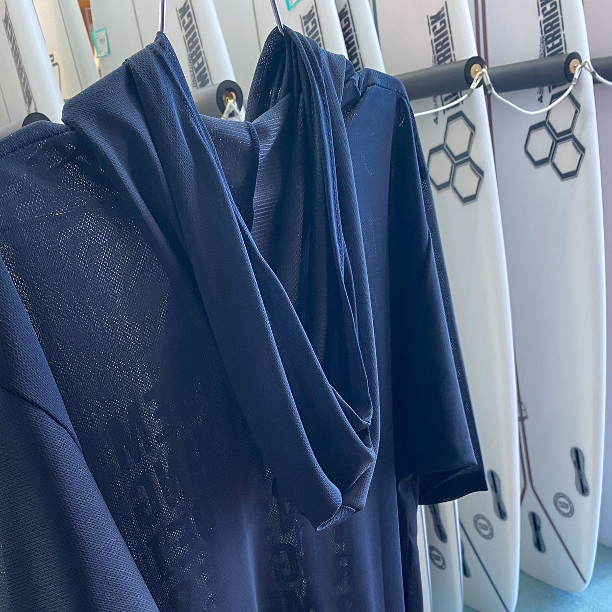 �����ǥ�ƥ��ե��� ��� ȾµT����� �ա����դ� ���󥬡��ɥƥ��� ���Ƥ�ͽ�� �ͥ��ӡ� M L XL �����ե���͵� AIDENTIFY | SUNGUARD TEE HOODY��INDEX��