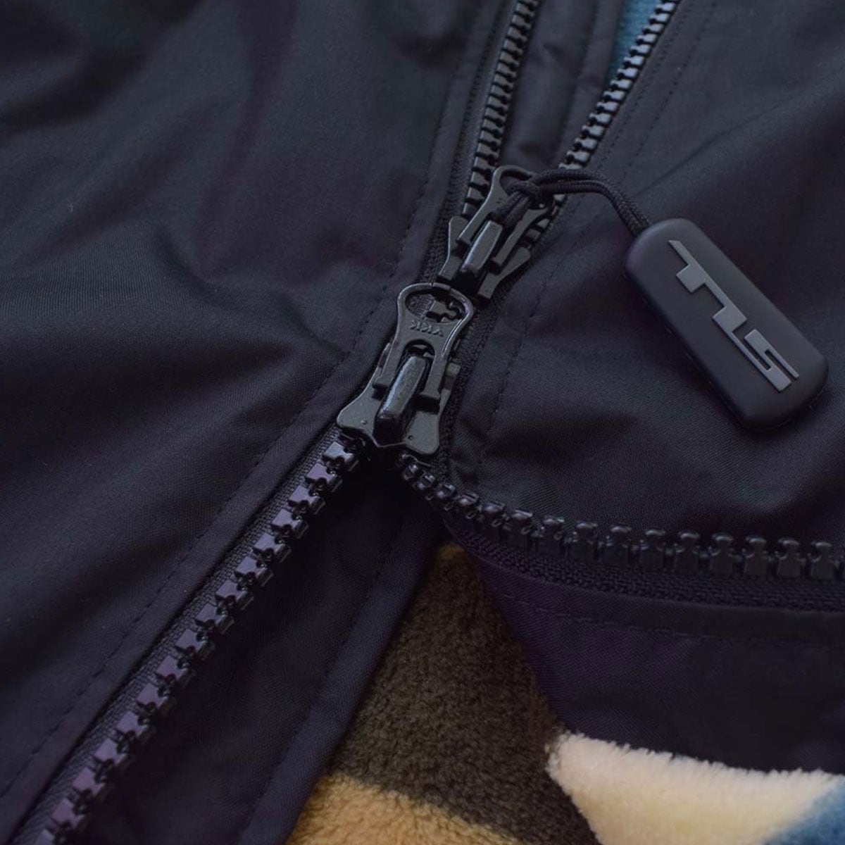 �����ե��� ���ؤ� �����եݥ���� �ɿ� �ޥ������ե����С� �� �ɴ� ���� �ɿ� ���� �ۿ� ®�� �� �͵� �֥��� �ġ��륹 | TOOLS WATER PROTECTION MICRO PONCHO��6536��