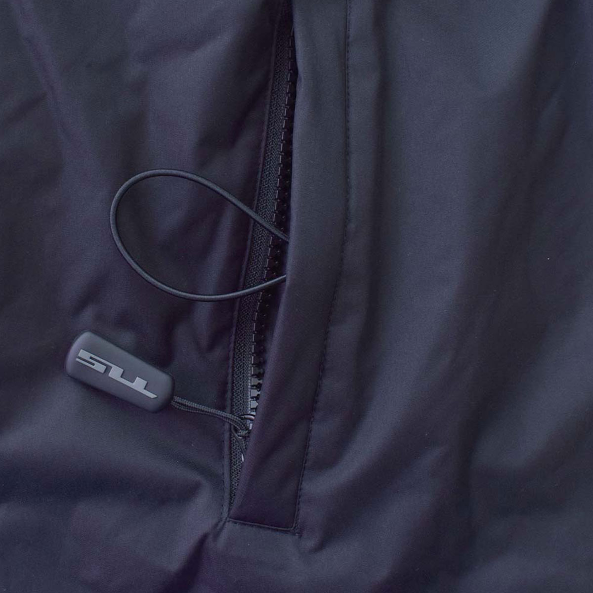 �����ե��� ���ؤ� �����եݥ���� �ɿ� �ޥ������ե����С� �� �ɴ� ���� �ɿ� ���� �ۿ� ®�� �� �͵� �֥��� �ġ��륹 | TOOLS WATER PROTECTION MICRO PONCHO��6536��