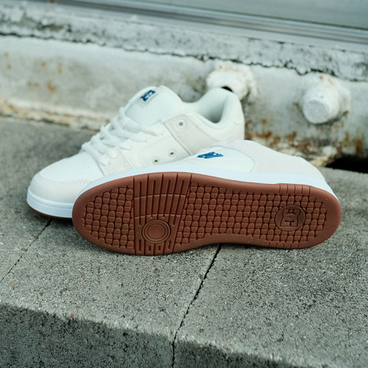 ��30%OFF ���ꥹ�ޥ��������DC���塼�� ���ˡ����� ��� �ǥ������� ���塼�� �������塼 �����ܡ� �ۥ磻�� 26.0cm - 28.0cm �͵� ���ȥ꡼�� �֥��� �� DC Shoes |  MANTECA 4 S��DS251004��