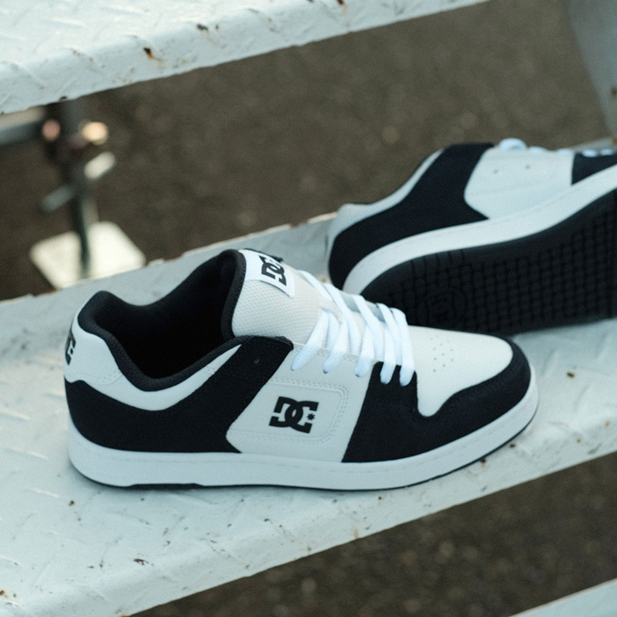 ��50%OFF ���ꥢ��󥹥������DC���塼�� ���ˡ����� ��� �ǥ������� ���塼�� �������塼 �����ܡ� �ۥ磻��/�֥�å� 26.0cm - 28.0cm �͵� ���ȥ꡼�� �֥��� �� DC Shoes | MANTECA 4 S(JACK����������)