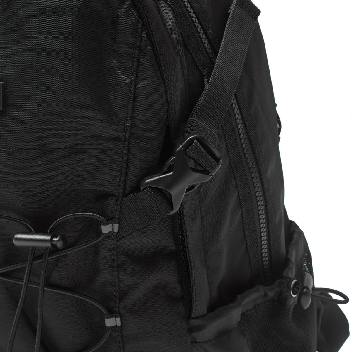 XGIRL | MILLS LOGO RUBBER PATCH BUNGEE CORD BACKPACK��105261053012��