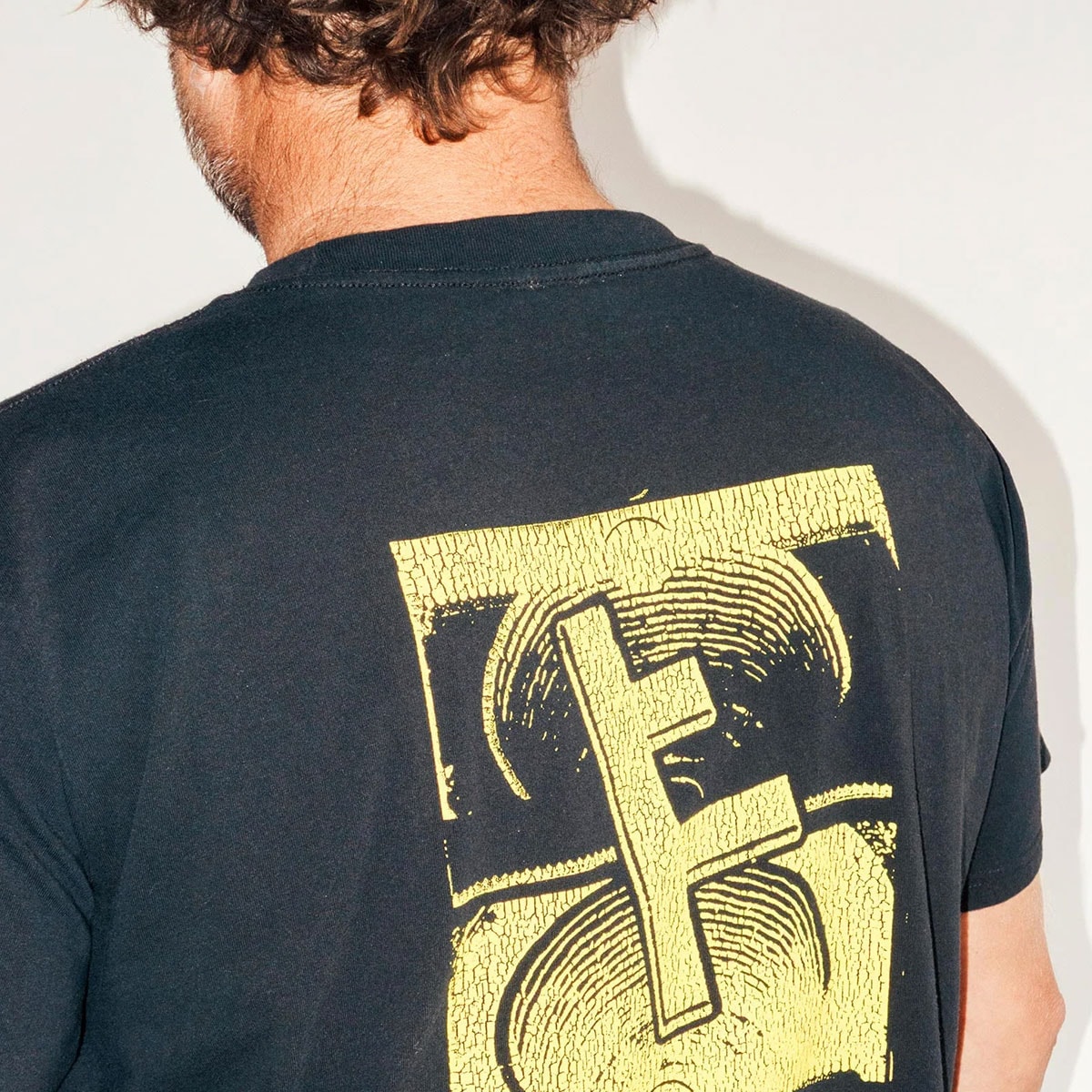 ��20%OFF ���ꥢ��󥹥������ FORMER | SLANT F CRUX T-SHIRT ��FTE-26227��
