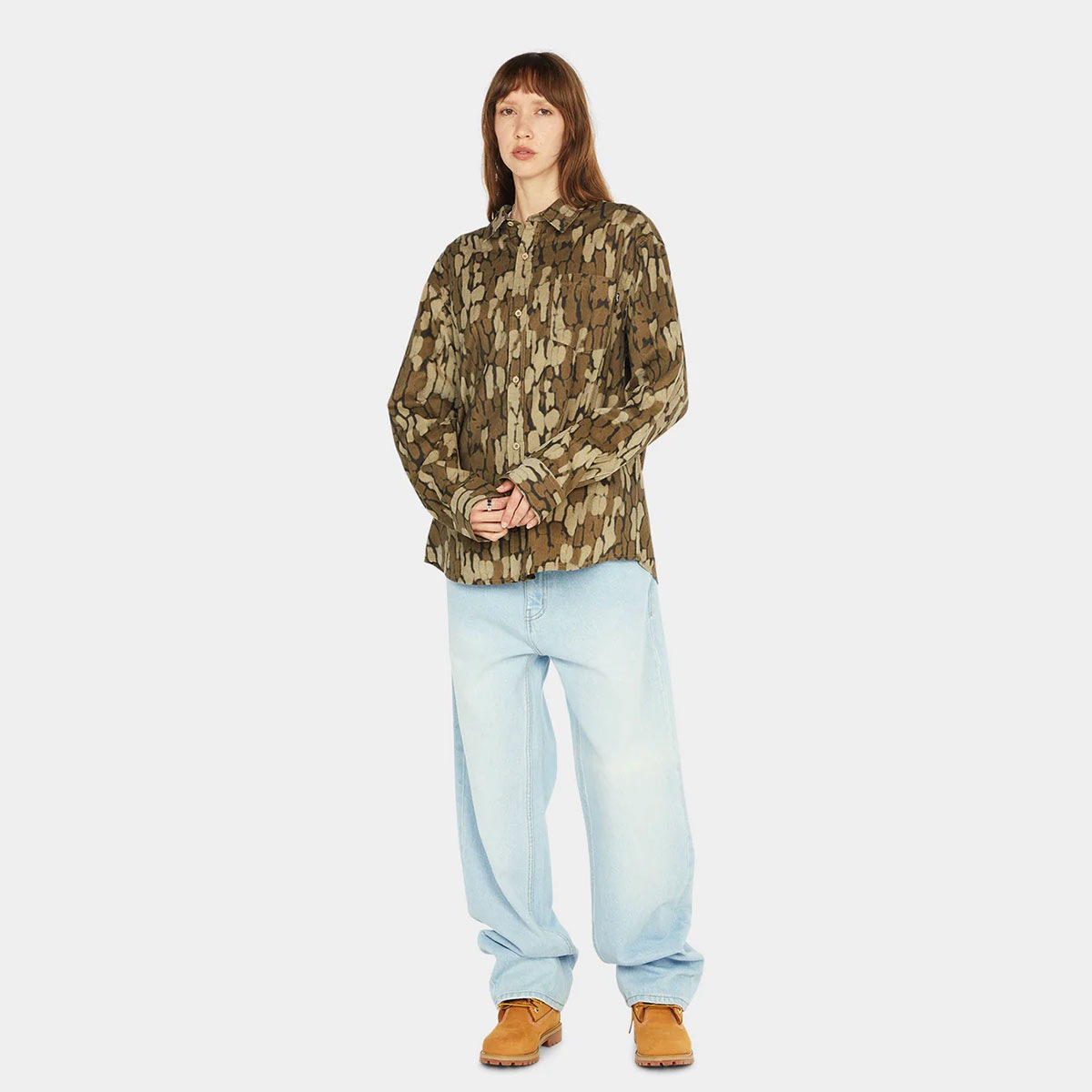 HUF �ϥ� Ĺµ����� ��� ��ǥ����� �����ǥ���� ������ �������ȥܡ��� ���������� �͵��֥��� ���� ���� 2025 | WARPED CAMO CORDUROY SHIRT��BU00256��