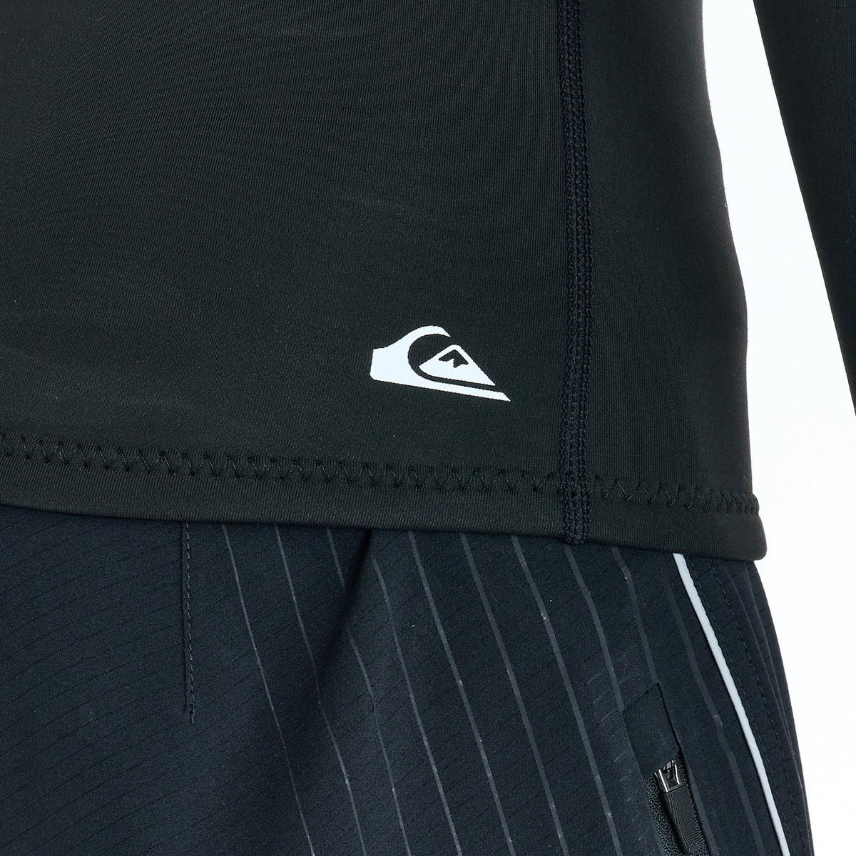 ��6/7(��)�ޤǡ�15,000��(�ǹ�)�ʾ太�㤤�夲�ǥ����åȥХå��ץ쥼��ȡ�QUIKSILVER | EVERYDAY SESSIONS 1.0mm LS TOP FLOCK��QWT261712��wmz
