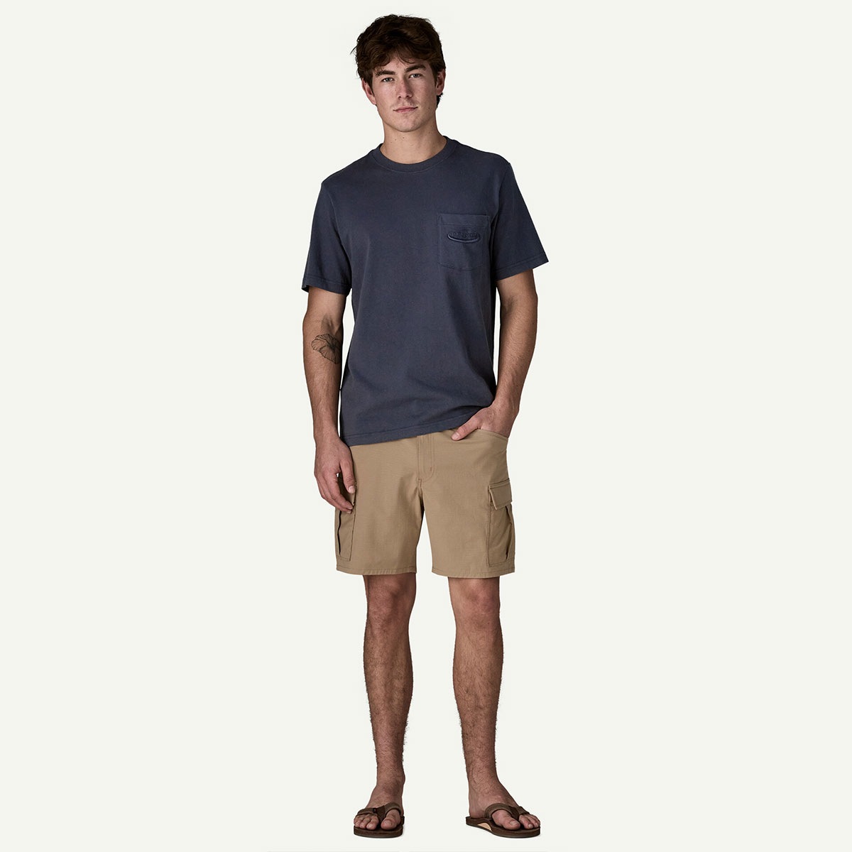 Patagonia | Men's Midweight '95 Oval Logo Pocket Tee��37880��